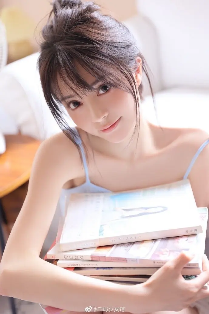 警方查处侵权网站现场